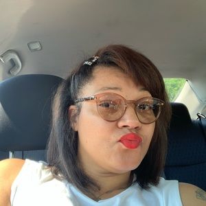 Meet your Posher, Cornelia